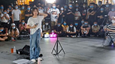 假唱网红小阿,网络红人背后的真相