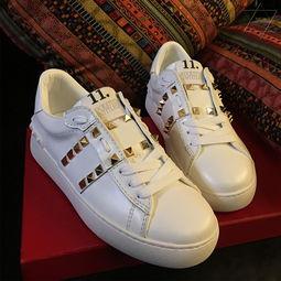 麦昆小白鞋男明星搭配,麦昆小白鞋男明星潮流搭配指南